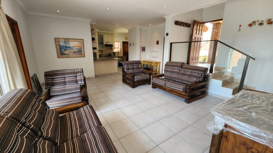 6 Bedroom Property for Sale in Seemeeu Park Western Cape